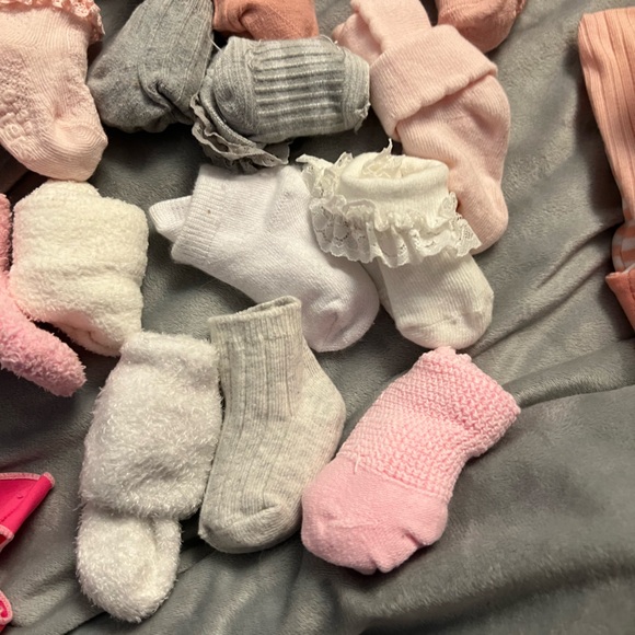 39 EUC nwot pairs baby girl newborn-3 months socks frilly socks fancy socks - Picture 10 of 13